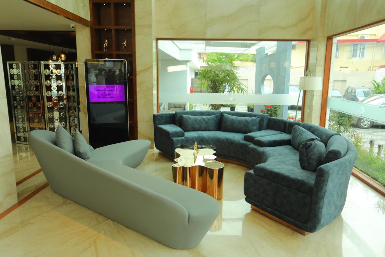 Hotel Coral Isle Kochi Exteriér fotografie