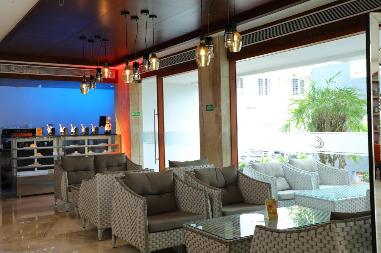 Hotel Coral Isle Kochi Exteriér fotografie