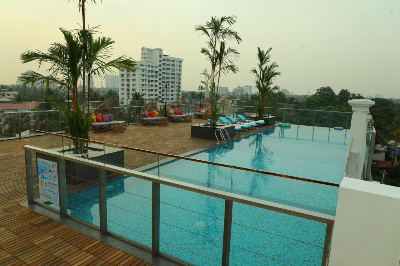 Hotel Coral Isle Kochi Exteriér fotografie